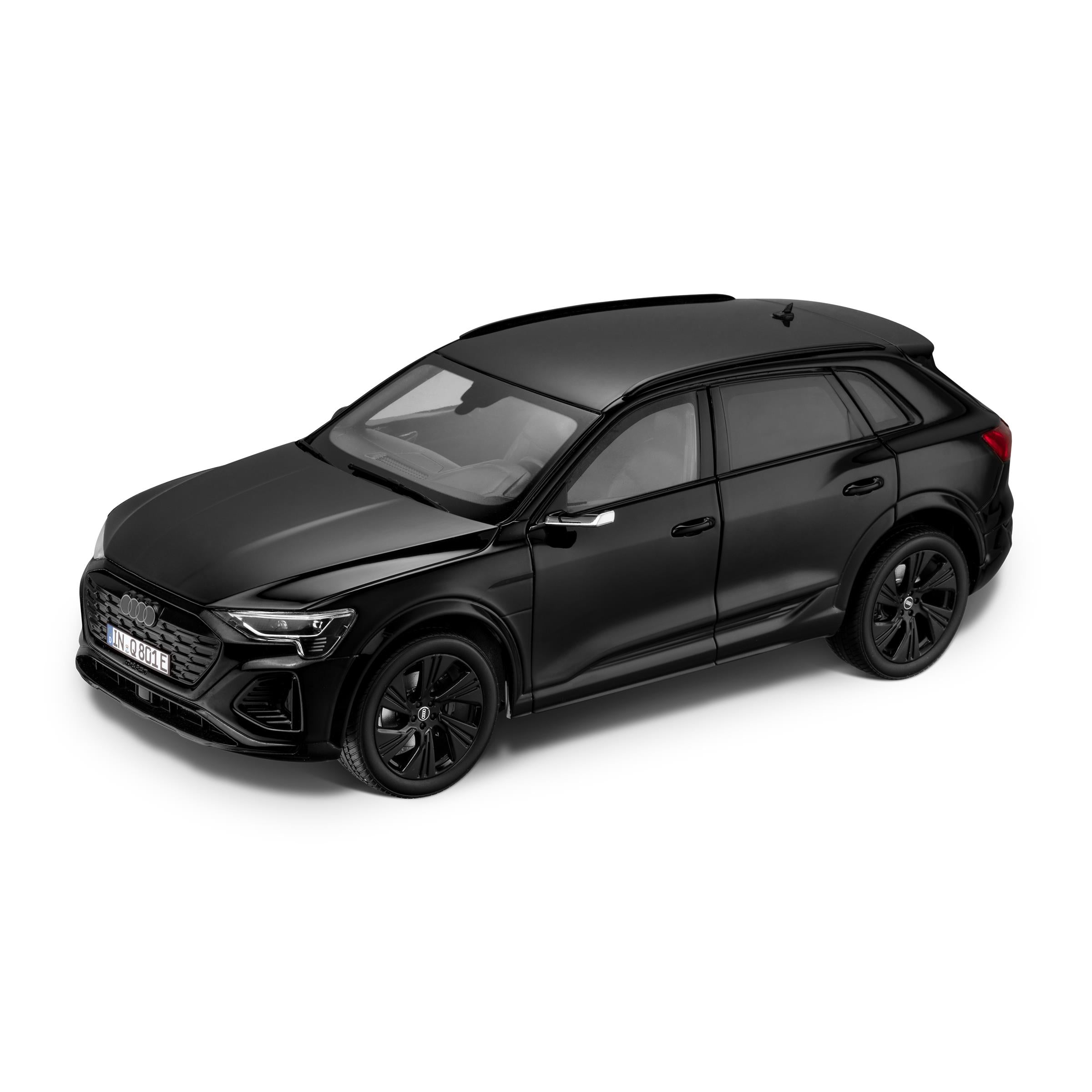 Audi Q8 e-tron, myth black, 1:18 Audi Store