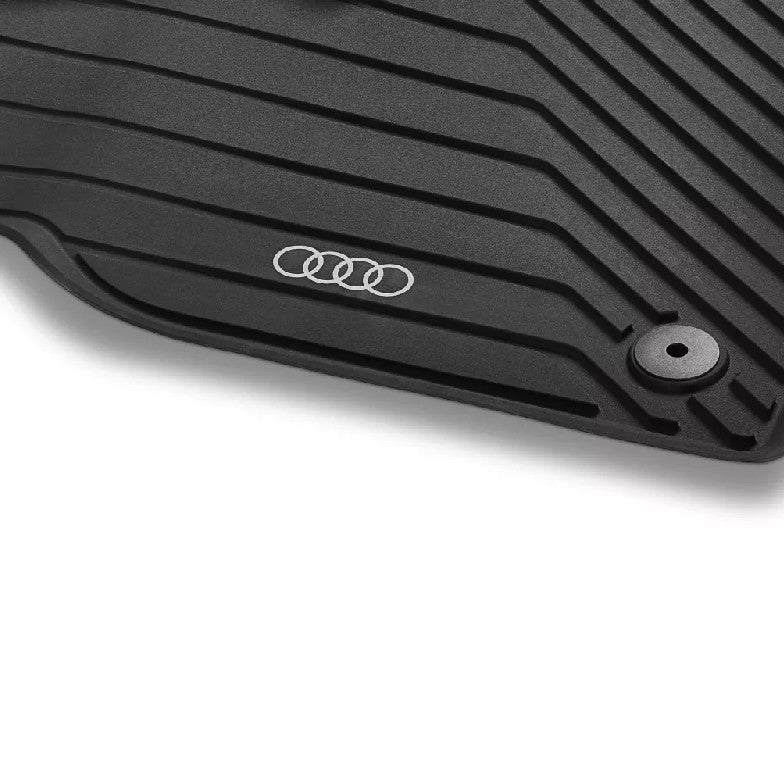 All-weather floor mats. Front new Q5