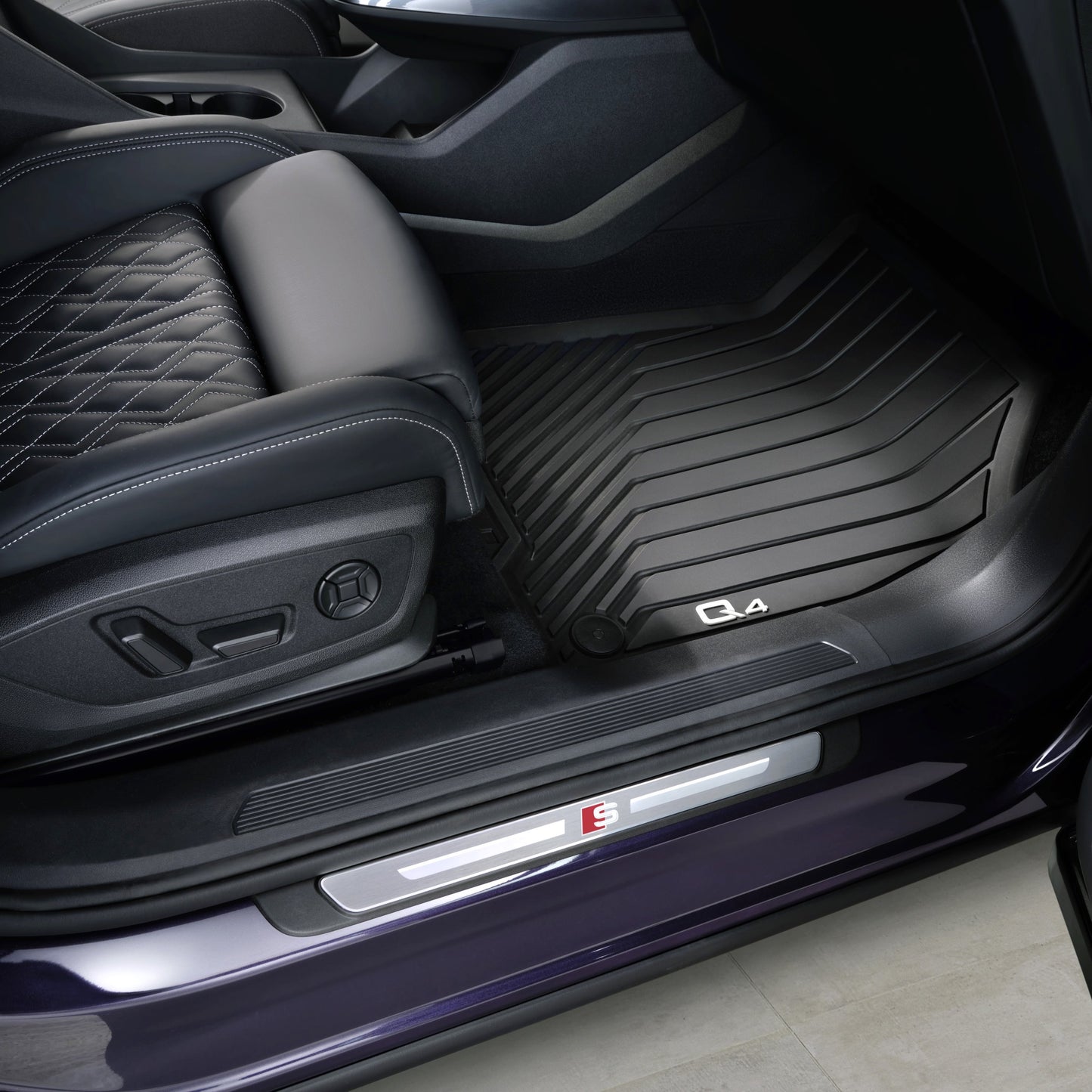 All-weather floor mats. Front. Q4 e-tron