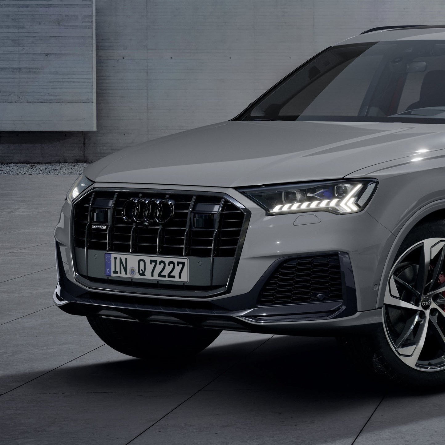 Audi rings, front. Black, Q7