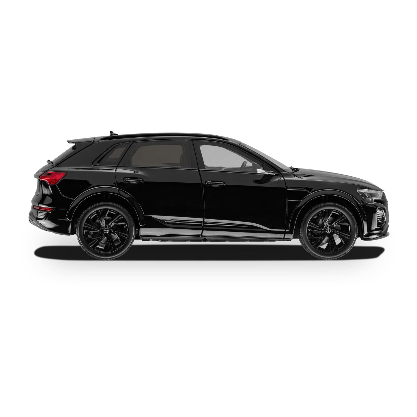 Audi Q8 e-tron, myth black, 1:18